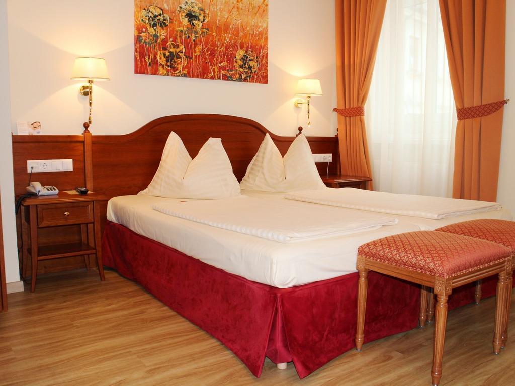 Altstadt Hotel Mosser Villach Buitenkant foto