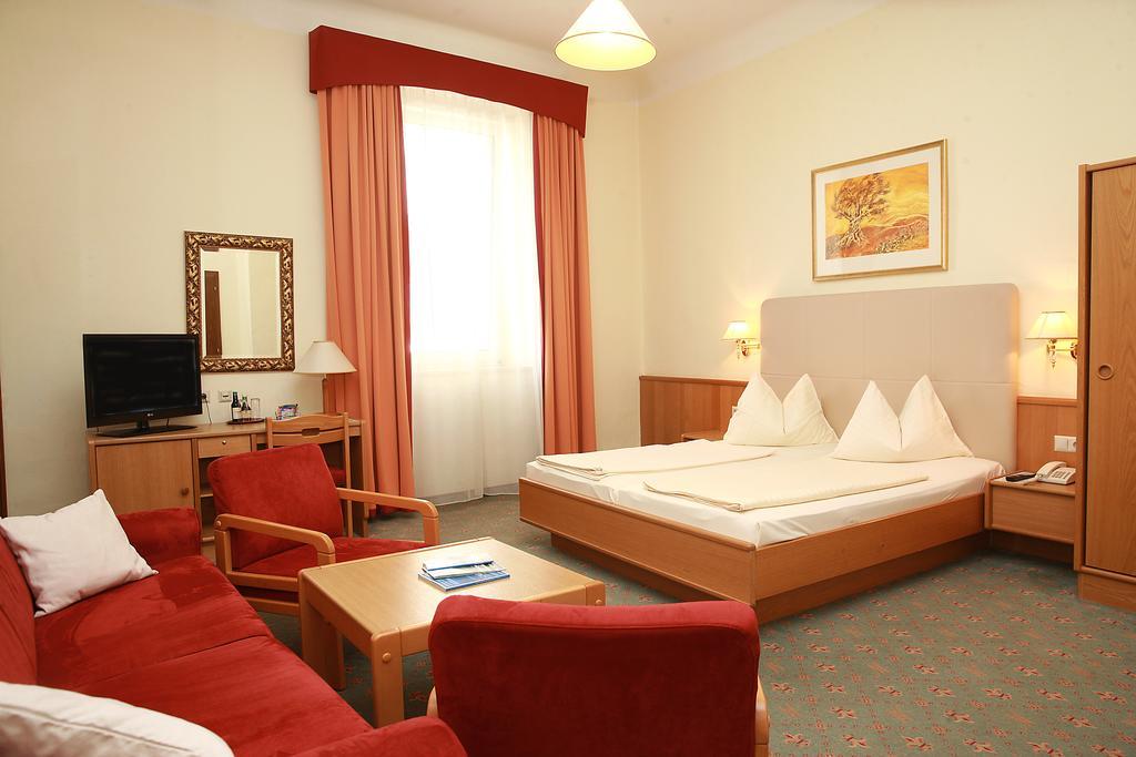 Altstadt Hotel Mosser Villach Kamer foto