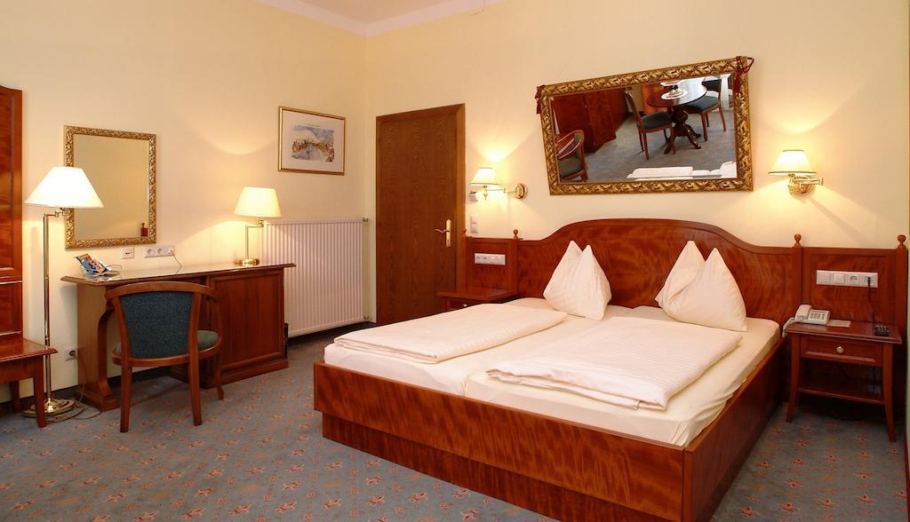 Altstadt Hotel Mosser Villach Buitenkant foto