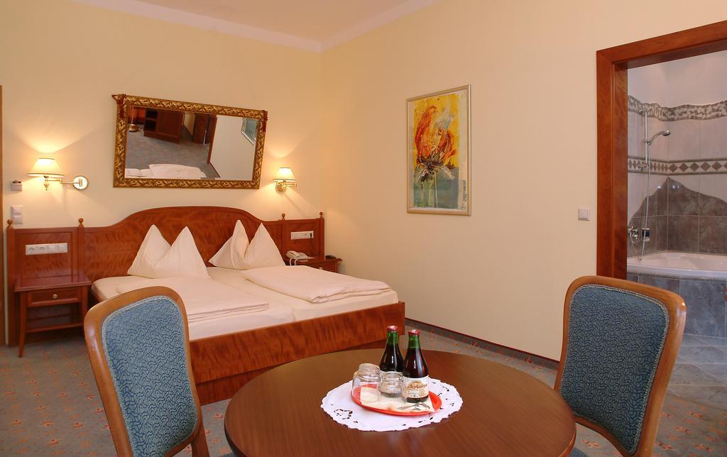 Altstadt Hotel Mosser Villach Buitenkant foto