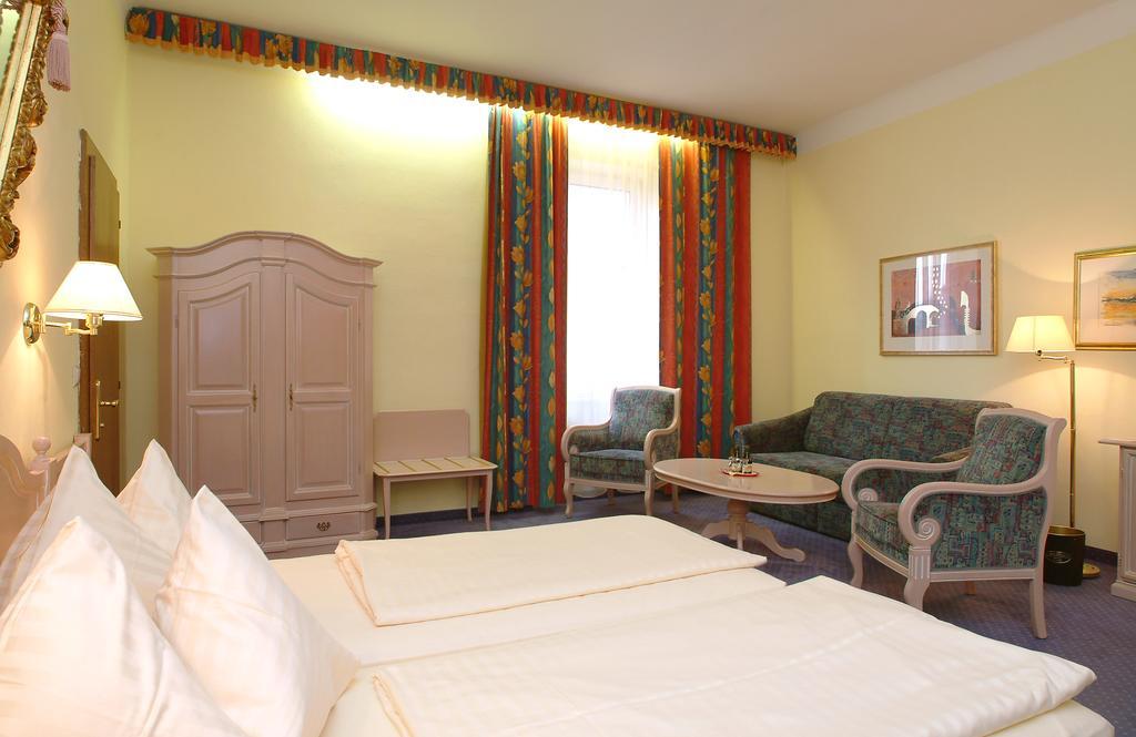 Altstadt Hotel Mosser Villach Buitenkant foto
