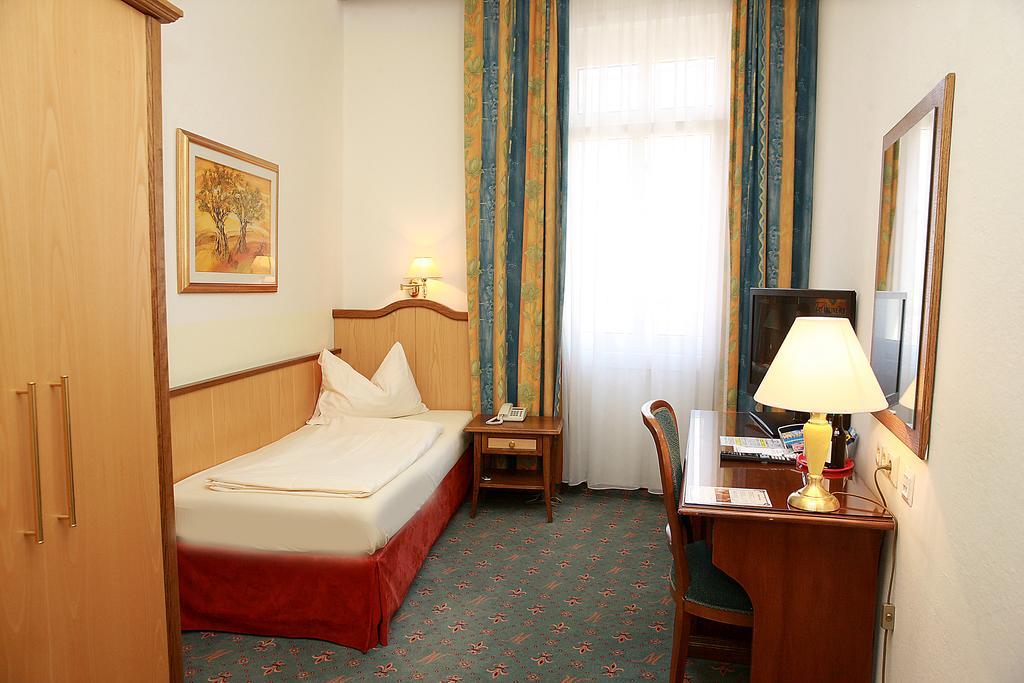 Altstadt Hotel Mosser Villach Buitenkant foto