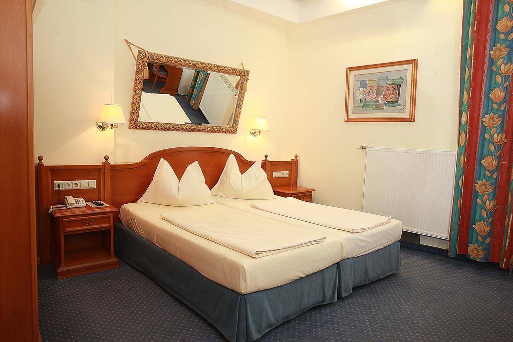 Altstadt Hotel Mosser Villach Buitenkant foto