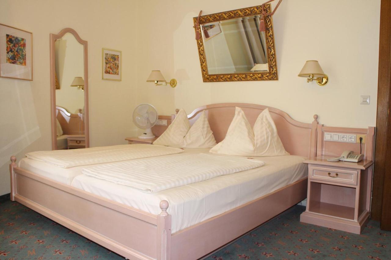 Altstadt Hotel Mosser Villach Kamer foto